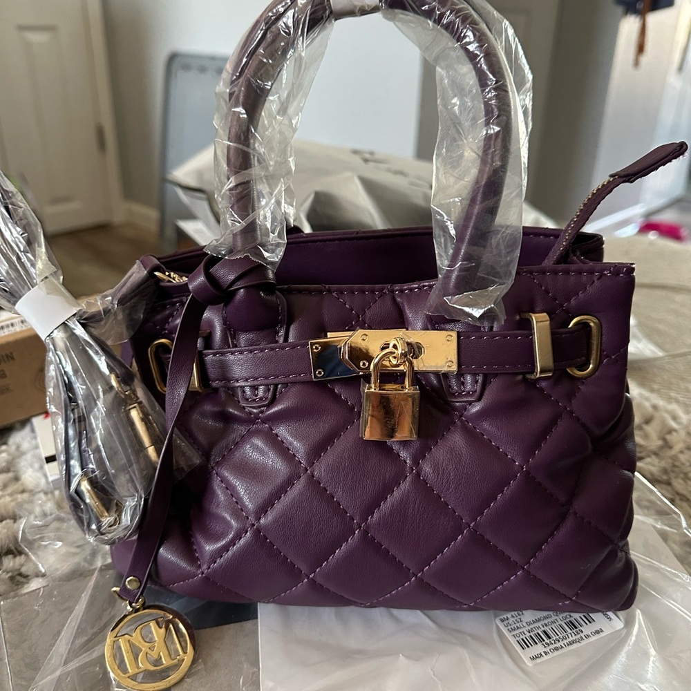 Badgley Mischka small diamond quilted tote with front lock